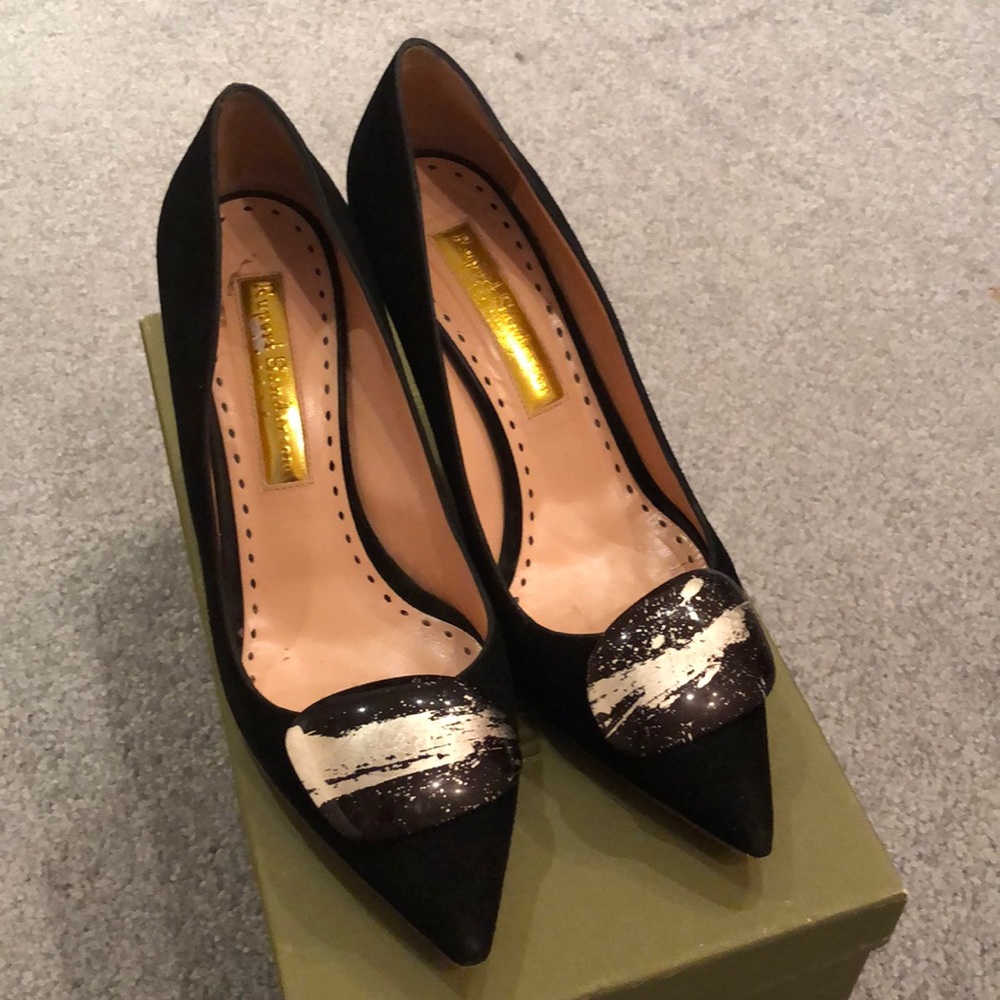Rupert Sanderson black suede pumps in size 38eur